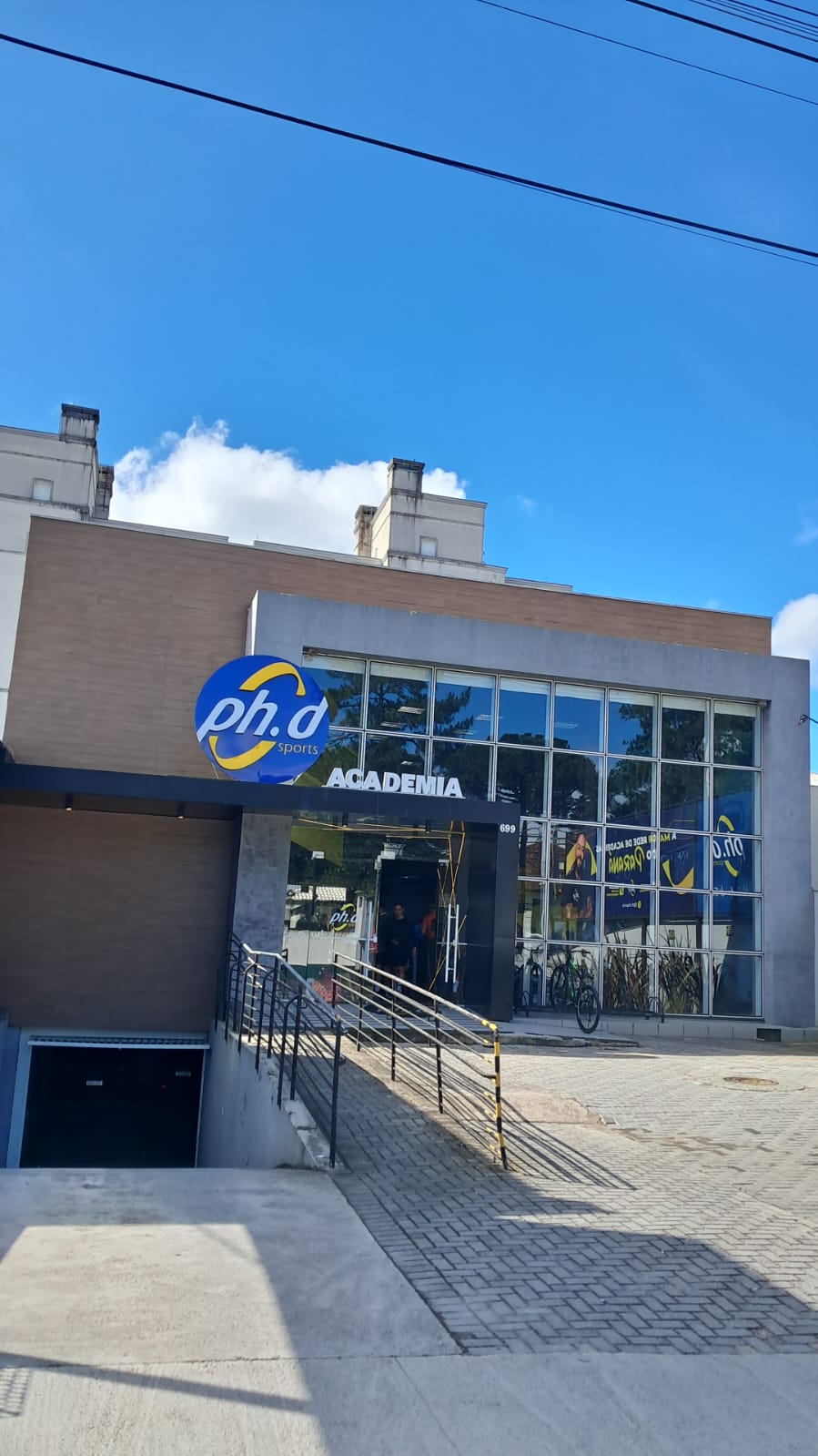 Academia Bacacheri - Estrutura